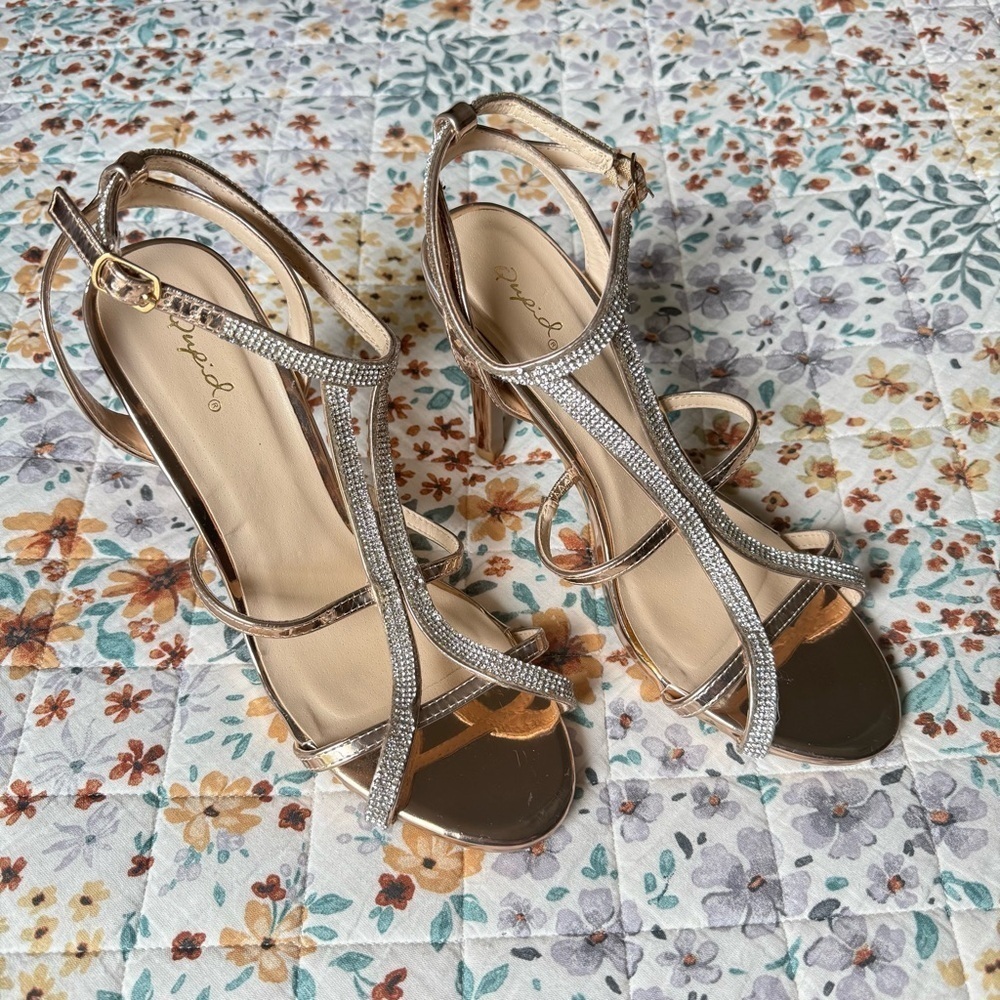 Cupid Gold Heels Sz9 4”